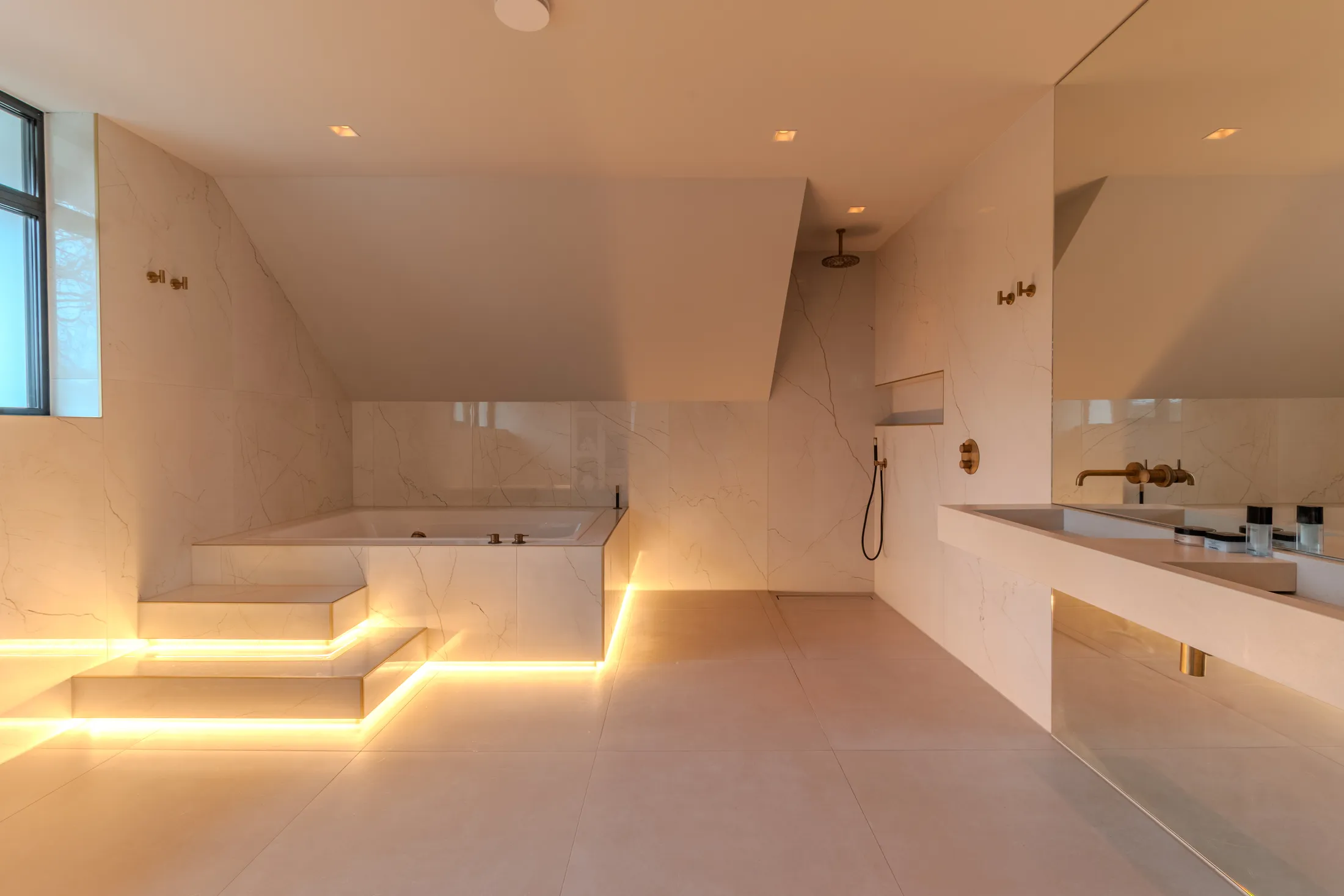 Badkamer pakket Luxe door Badkamerstijl, vanaf € 18.000