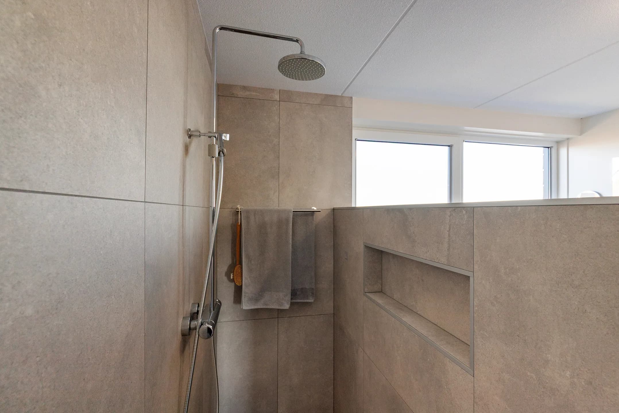 Luxe badkamer met sfeerverlichting