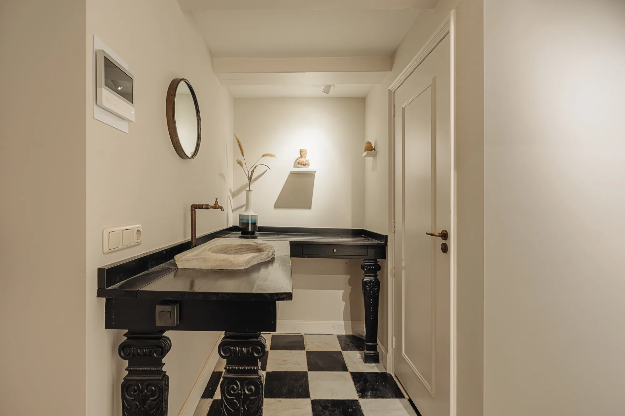 Basis badkamer op maat door Badkamerstijl, € 5.000 - € 12.000