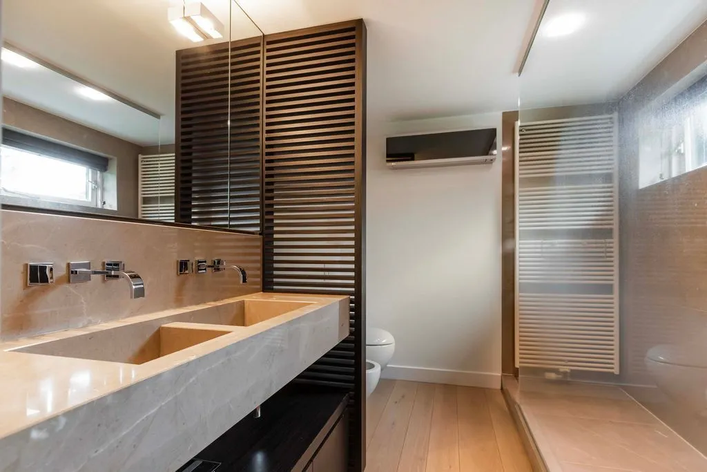 Badkamer in Klassiek Luxe stijl door Badkamerstijl